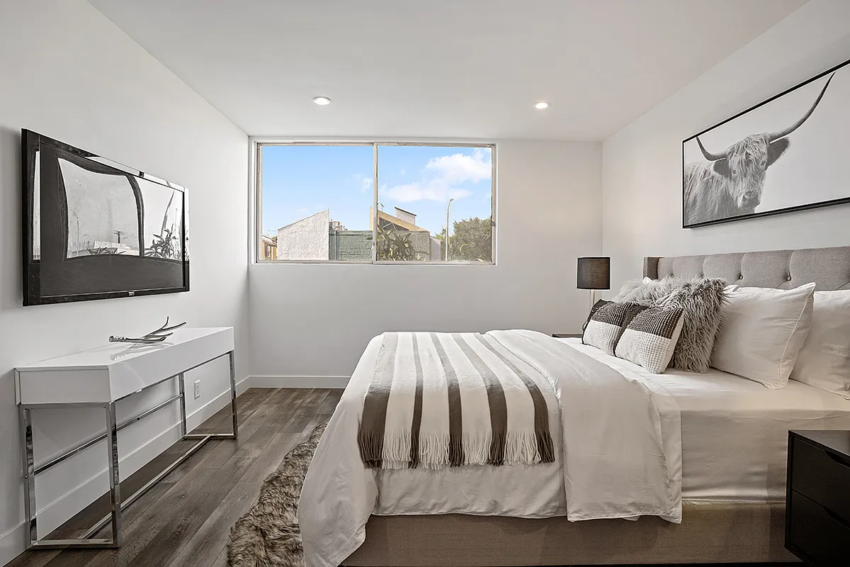 Building Photo - 9500 W Olympic Blvd #106