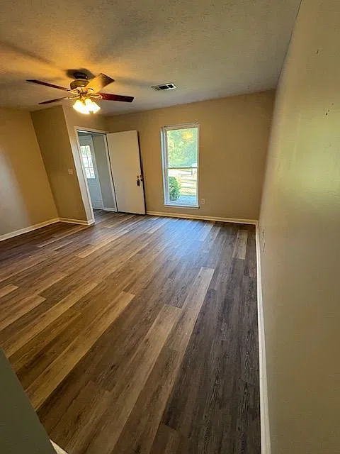2 bed, 1.0 bath, $1,250 — Photo 2