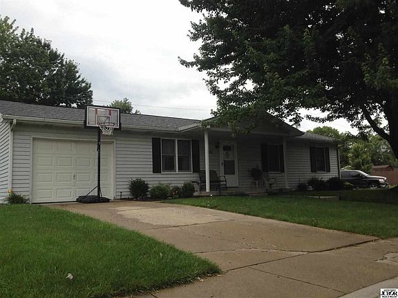 3rd image of 134 S Harrison Dr