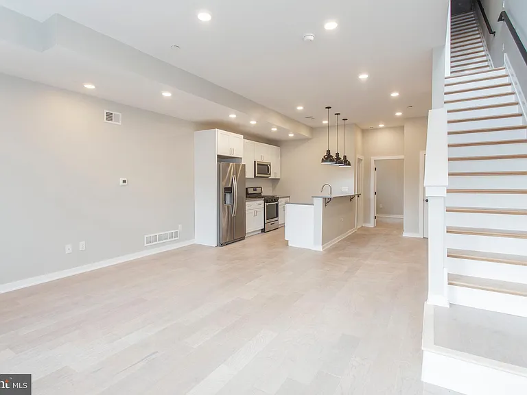 1320 S Opal St #2 — Photo 4