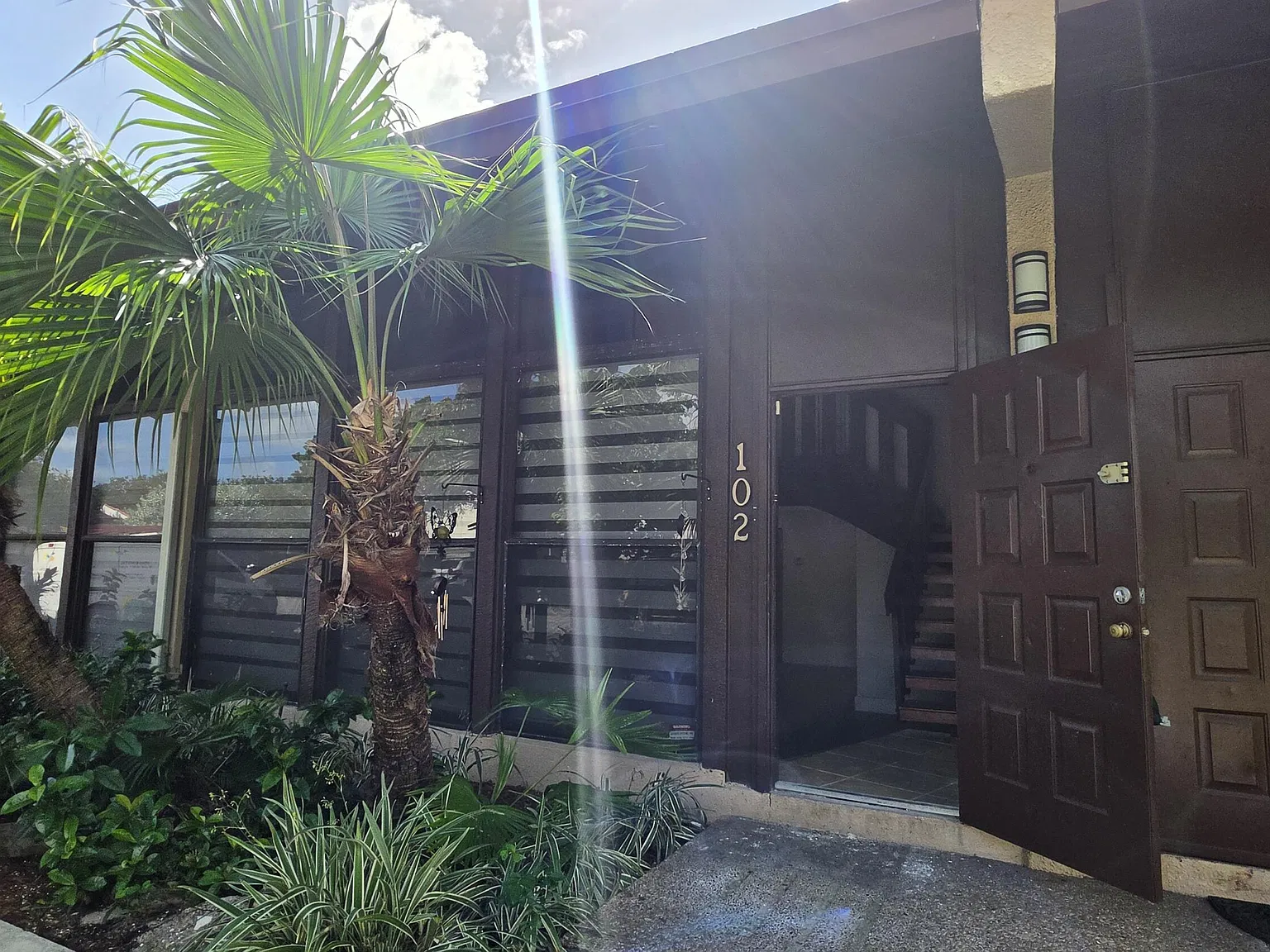 3 bed, 3.0 bath, 1634 sqft, $2,800 — Photo 2