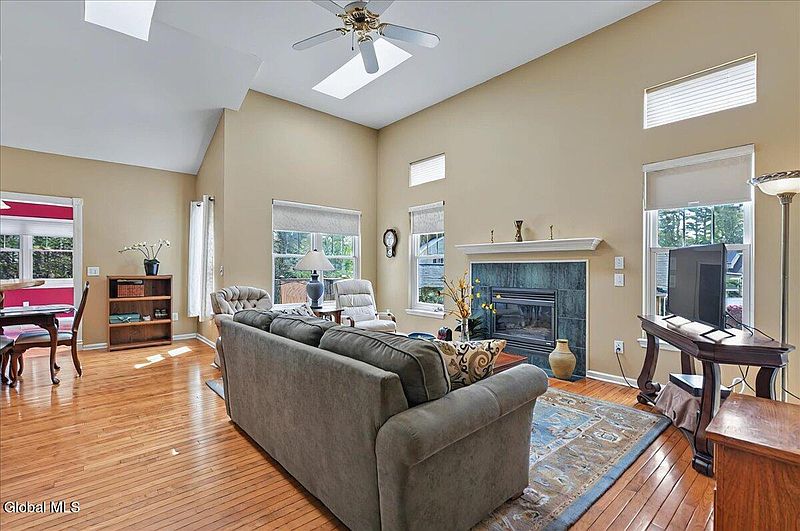 5th image of 37 Donegal Way