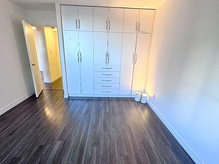 75 Bamburgh Cir #222 — Photo 6