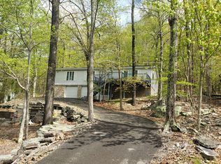 2714 Radcliff Rd, Bushkill, PA 18324