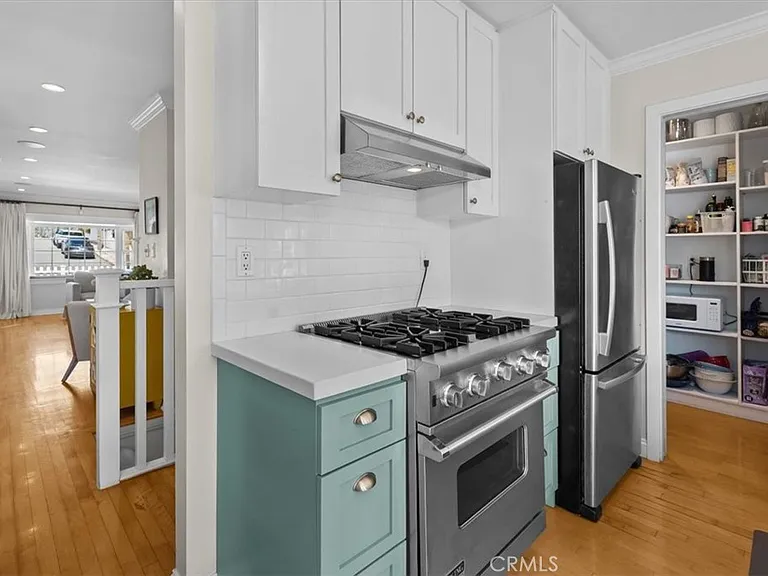 830 Sheldon St — Photo 4