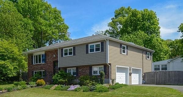 1st image of 6 Highland Glen Dr