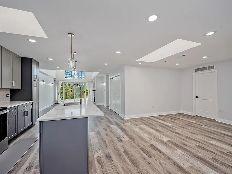 1800 Dewes St #305 — Photo 12