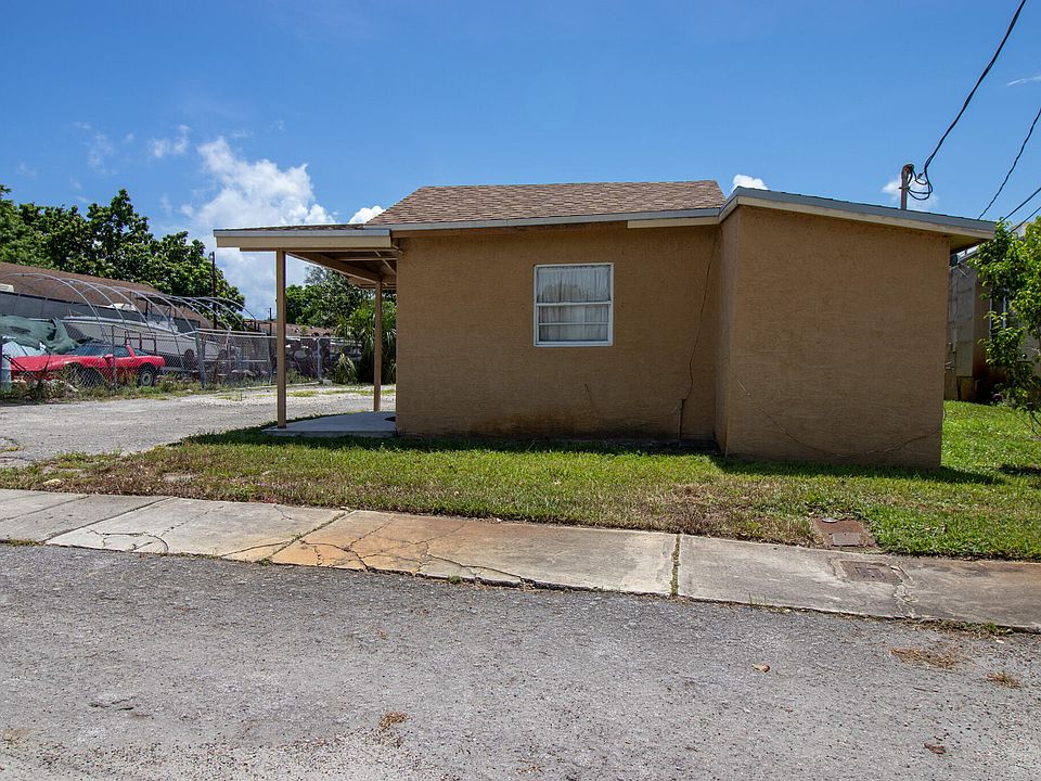 2nd image of 242 SW 7TH Court
