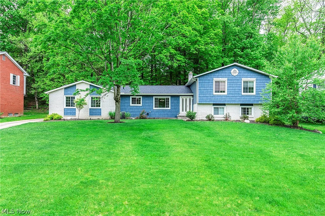 8704 Bradford Ln photo 1