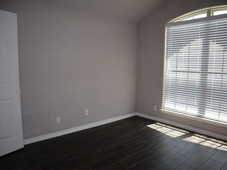 5207 Colina Dr — Photo 25