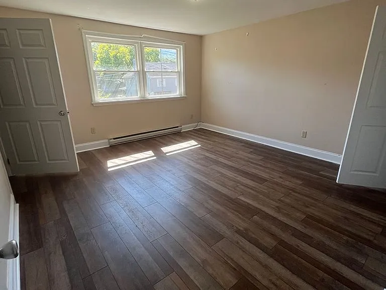 186 E Main St — Photo 17