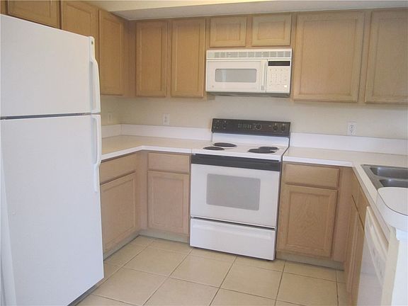 3rd image of 1128 SW Swan Lake Cir
