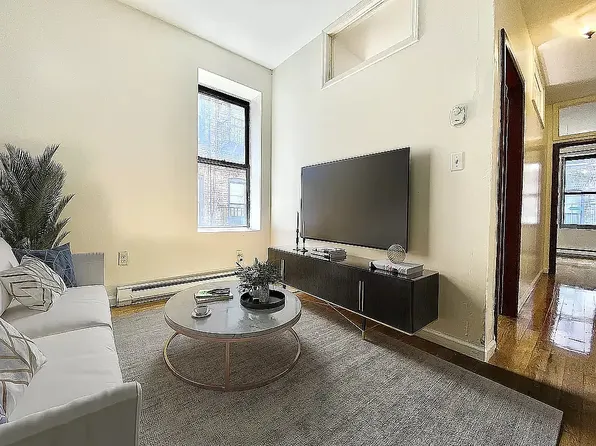 22 Saint Nicholas Place image 1 of 4