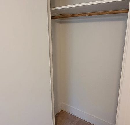 5th image of 6208 E 153rd St APT A