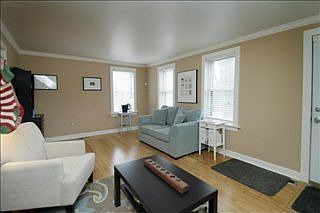5th image of 616 Pioneer St
