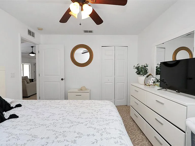 10648 SW 38th Ave — Photo 39