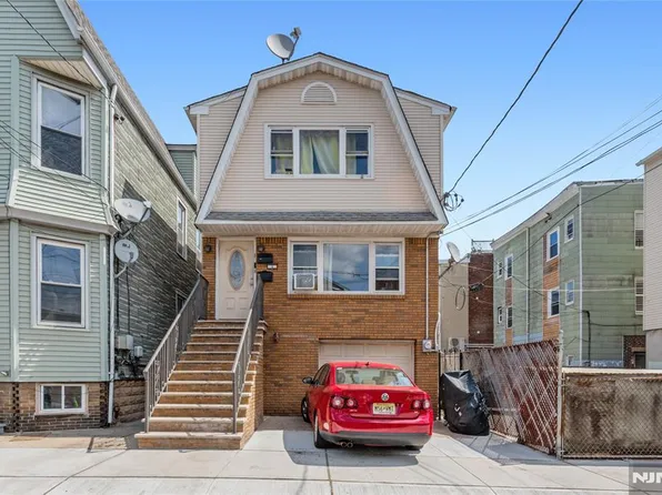 1 Kingsland Ave, Harrison, NJ 07029
