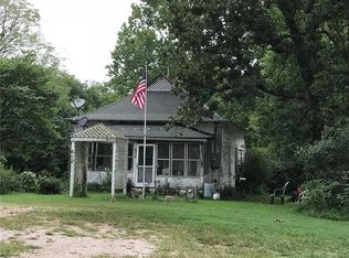 612 W Spring St, Sulphur Springs, AR 72768