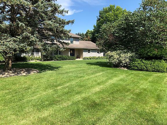 2nd image of 2253 Monterey Dr