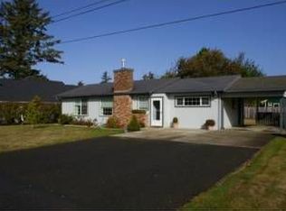 935 1st St NE, Bandon, OR 97411