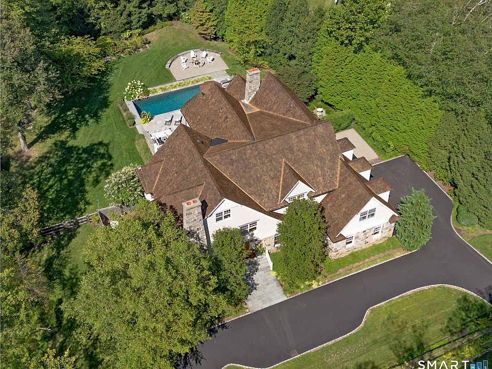 1st image of 7 Buttonwood Lane