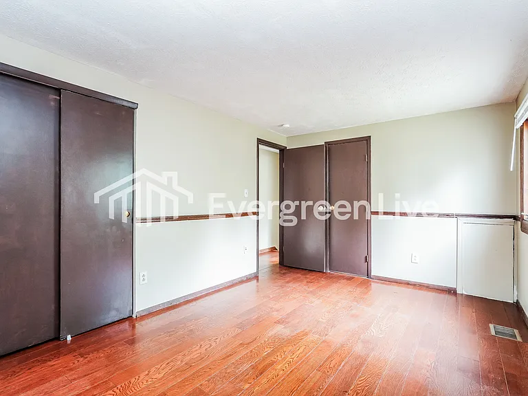 3994 Vermilion Ave — Photo 11