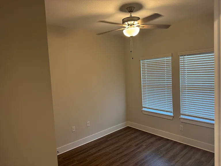 180 Bradford Ct — Photo 10