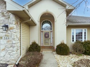 588 Blossom Trl, Mount Joy, PA 17552