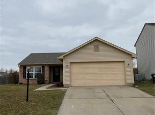 1271 Blue Heron Ln, Greenwood, IN 46143