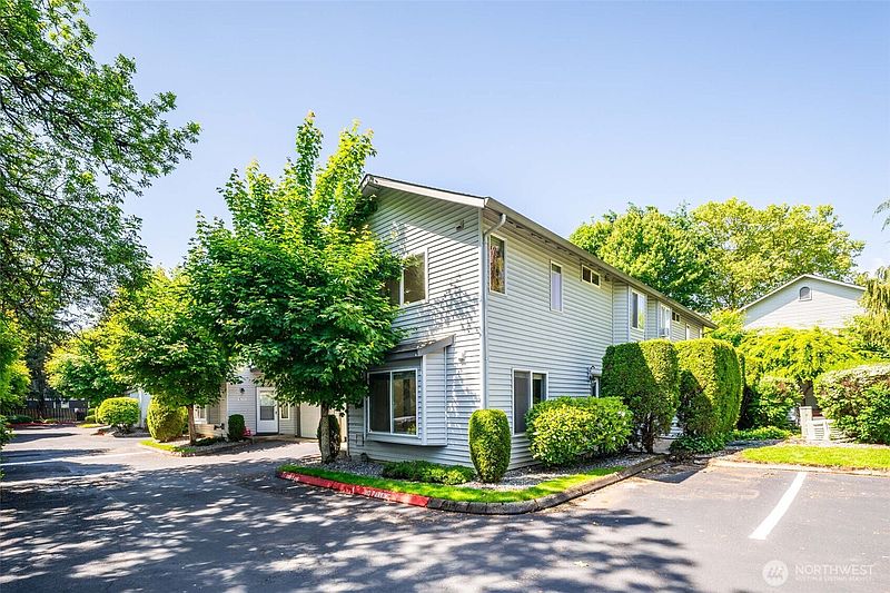 2nd image of 7509 NE Vancouver Mall Drive #C10