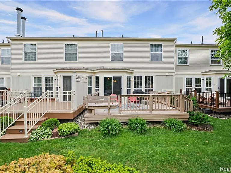 1652 Bennington Ct — Photo 27