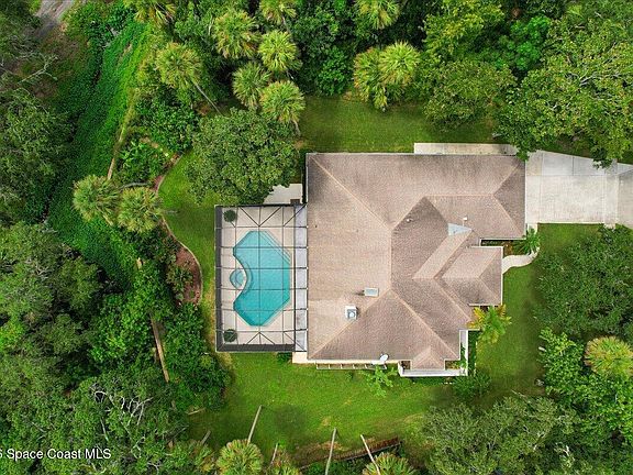 3rd image of 3550 Belle Largo Way