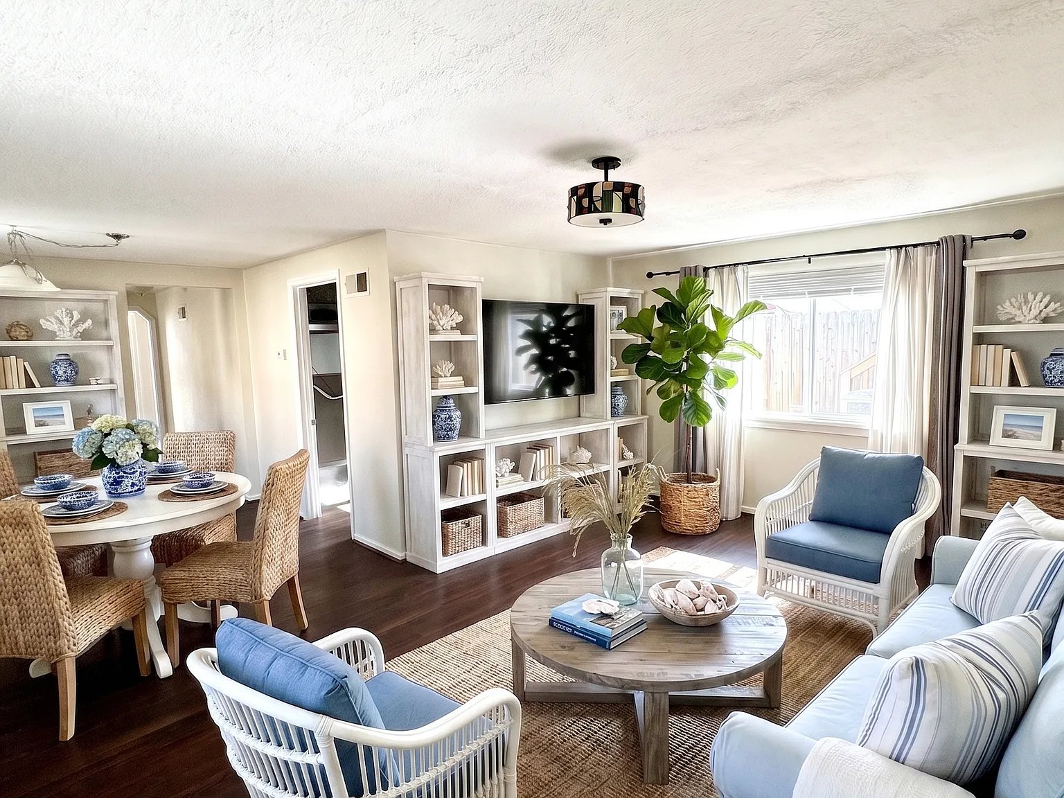 2 bed, 1000 sqft, $2,425 — Photo 4