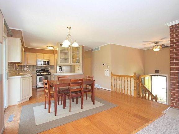 3rd image of 148 Laura Dr