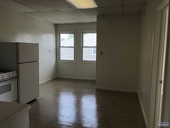 4th image of 345 Sanford Ave Floor 2