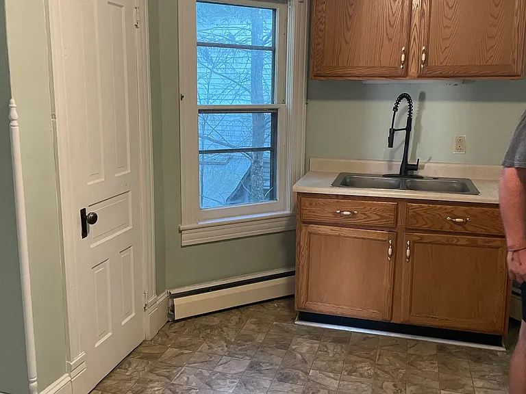 704 Market St #B — Photo 9