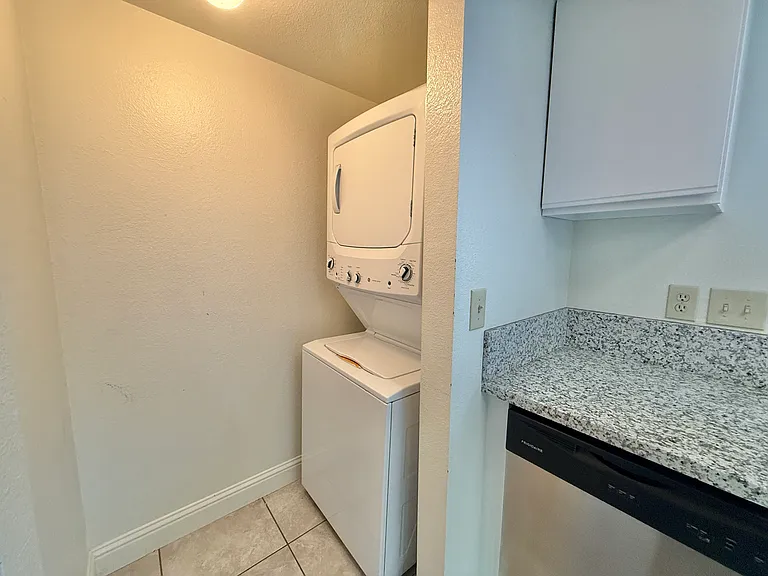 1488 Douglas Ave #C — Photo 10