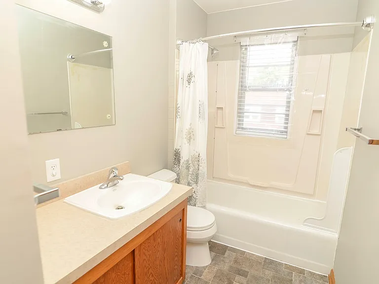 214 W Atchison St #3 — Photo 9