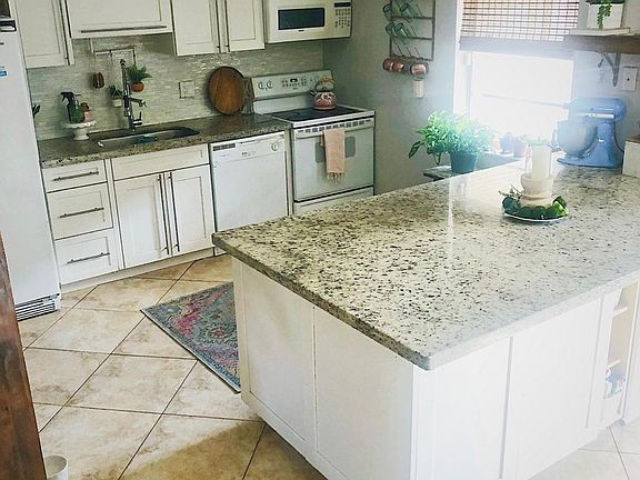 4th image of 3022 NW 69th Ct #3B