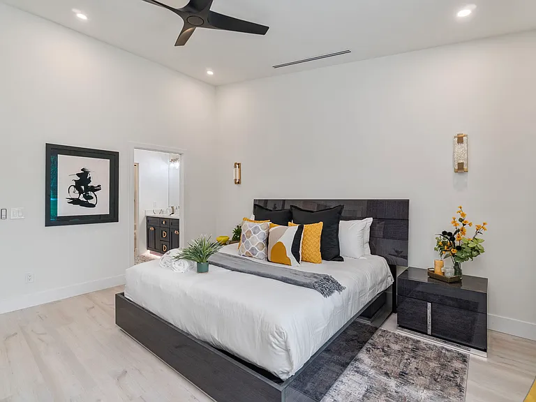1310 Charleston Square Dr #202 — Photo 51