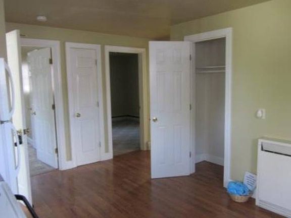 Kitchen to Bdrms/Closet