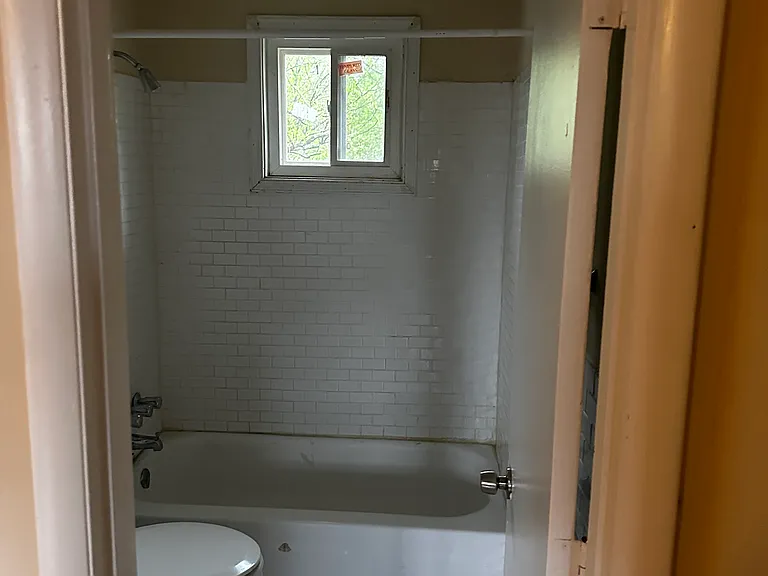 2115 Phaup St #8 — Photo 4