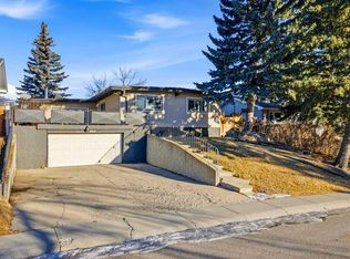 524 S Hunterplain Hl NW, Calgary, AB T2K 4L7