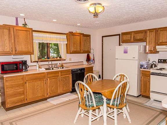 4th image of 19 Crabtree Ct