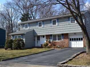 82 Albany Ave, Pompton Lakes, NJ 07442