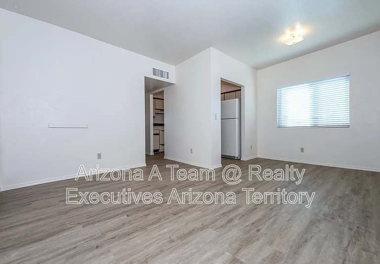 312 E 24th St #4 — Photo 6