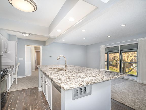 4th image of 6081 Western Dr