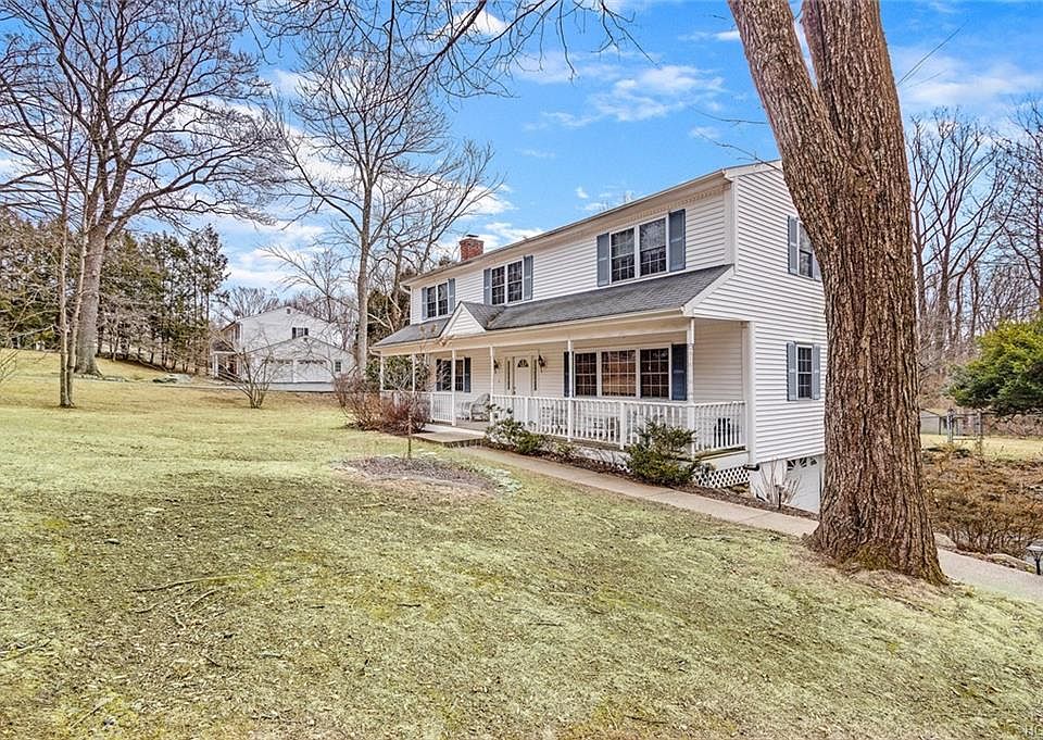 1st image of 5 Columbus Dr