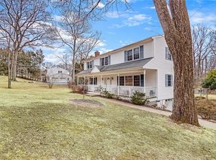5 Columbus Dr, Carmel, NY 10512