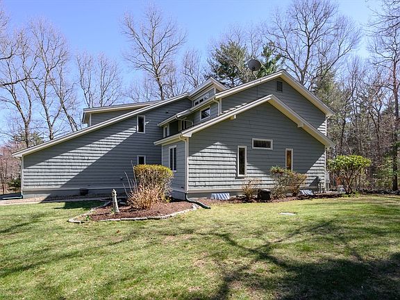 3rd image of 353 Birchbark Dr